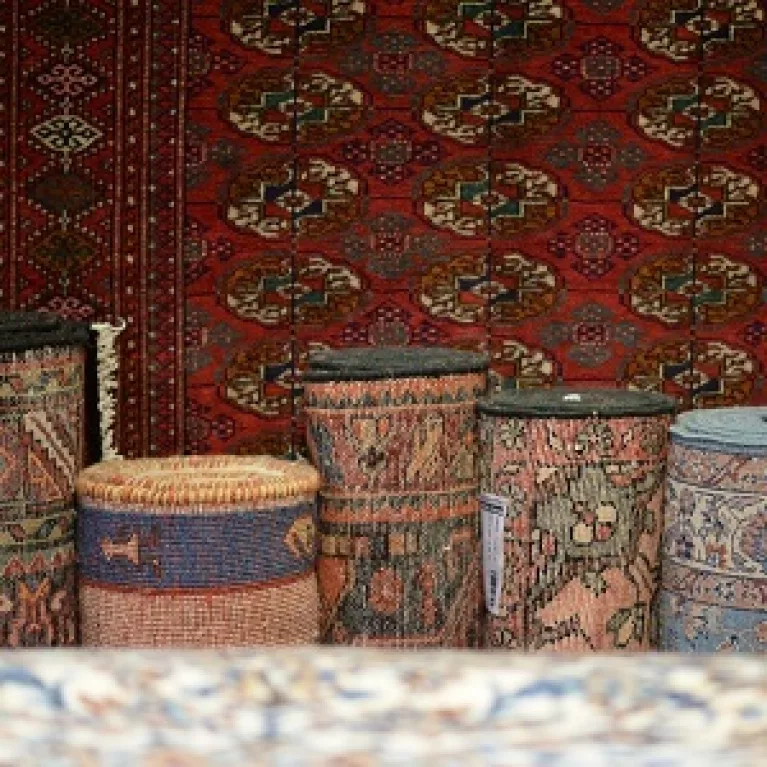Auswahl Antiker Teppiche